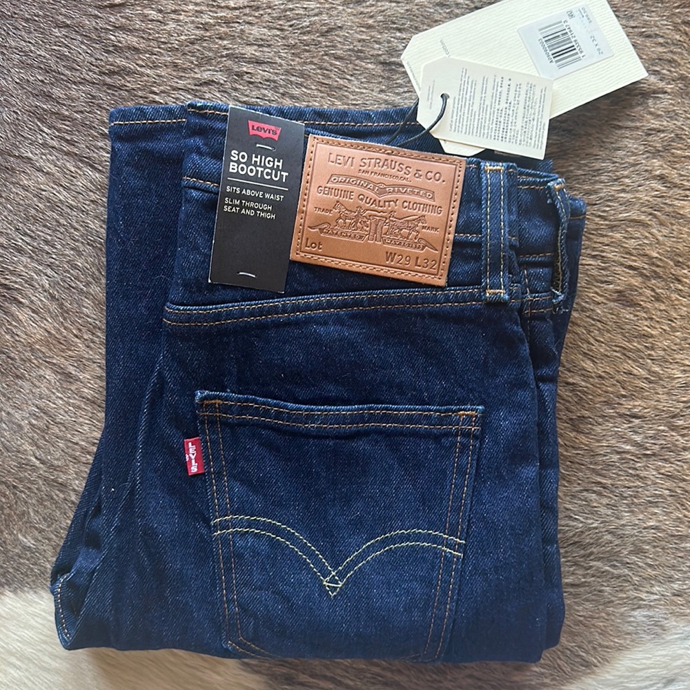 Levi’s so high bootcut 29x32